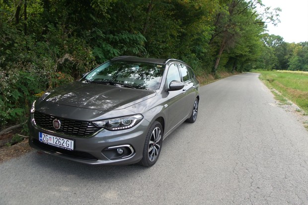 Fiat Tipo SW 1.6 Multijet 120 DDCT Lounge (07)