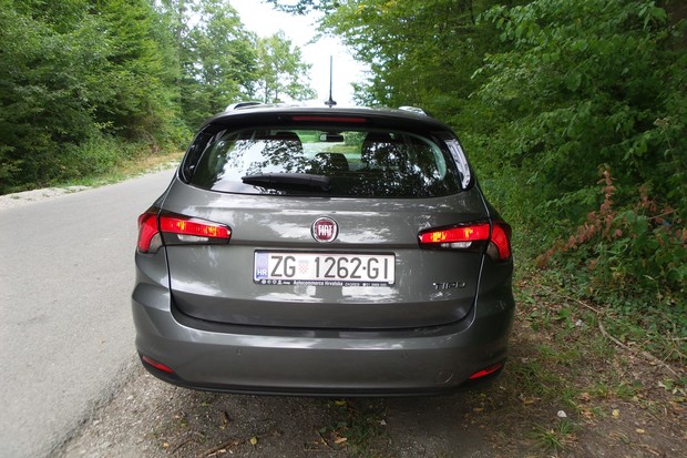 Fiat Tipo SW 1.6 Multijet 120 DDCT Lounge (08)