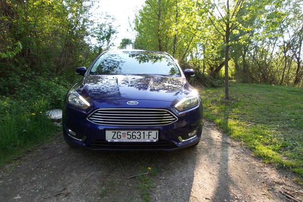 Ford Focus 1.0 GTDi EcoBoost (02)