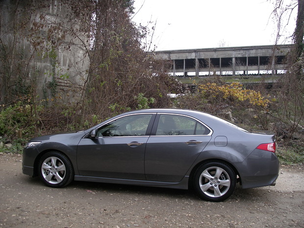 Honda Accord 2.4 i-VTEC Type S (4)