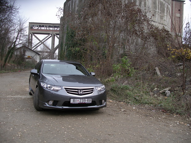 Honda Accord 2.4 i-VTEC Type S (9)