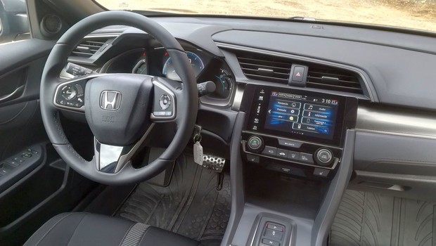 Honda Civic 1.6 Elegance Navi 9AT 02