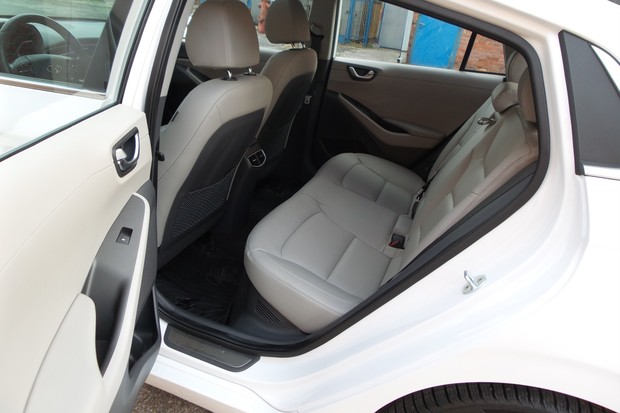 Hyundai Ioniq hybrid 1.6 GDI 139 6DCT Comfort (15)