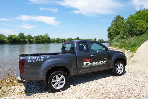 Isuzu D-Max 2.5 Twin Turbo 163 4x4 SpaceCab Solar (06)