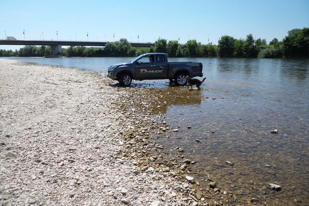 Isuzu D-Max 2.5 Twin Turbo 163 4x4 SpaceCab Solar (11)