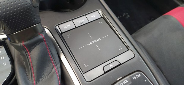 Lexus UX 250h e-CVT F Sport 11