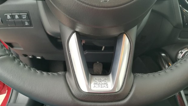 Mazda 2 1.5 SkyActiv Takumi interijer 03