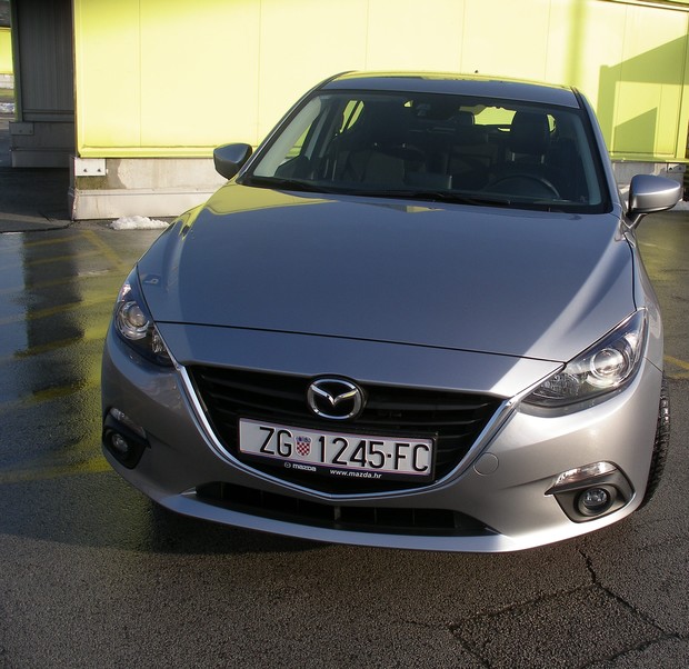 Mazda3 sport 1.5 G100 Challenge (08)