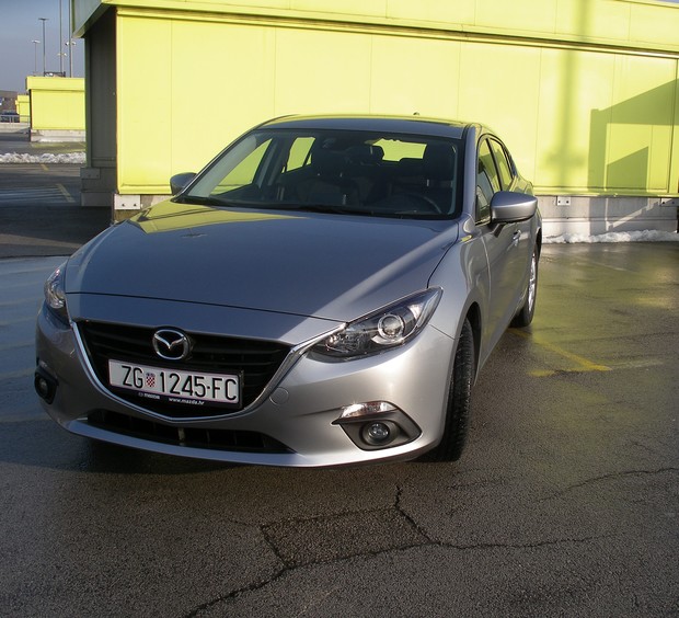 Mazda3 sport 1.5 G100 Challenge (09)