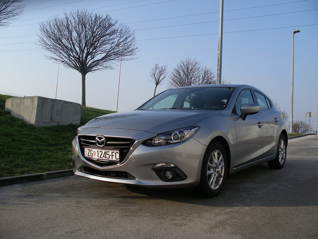 Mazda3 sport 1.5 G100 Challenge (21)