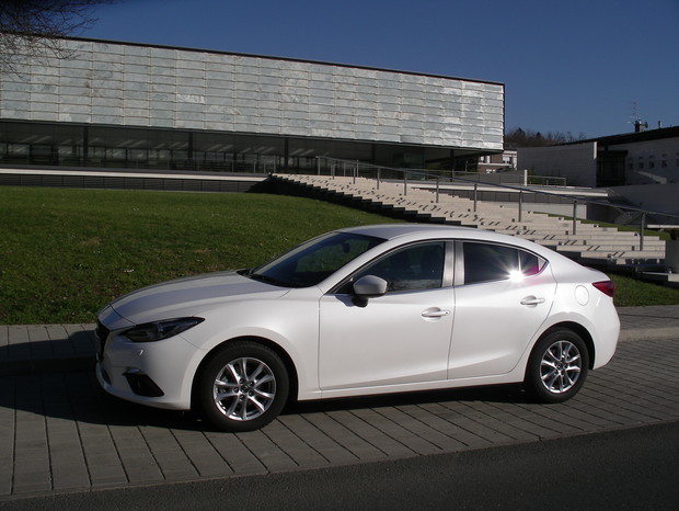 Mazda3 sedan G120 Attraction TEST (11)