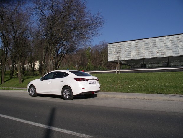 Mazda3 sedan G120 Attraction TEST (16)