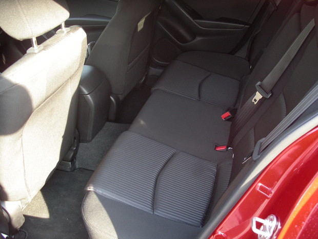 Mazda3 Sport 2.0 G165 Revolution TEST (02)
