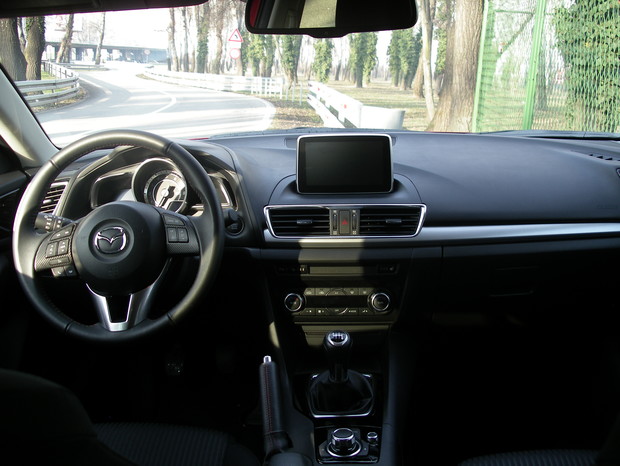Mazda3 Sport 2.0 G165 Revolution TEST (05)