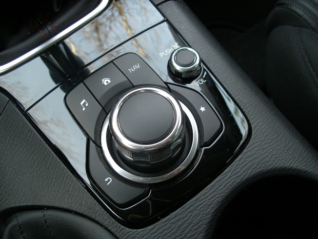 Mazda3 Sport 2.0 G165 Revolution TEST (01)