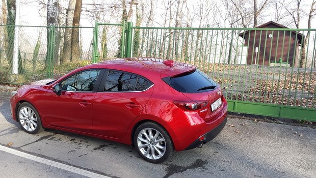 Mazda3 Sport 2.0 G165 Revolution TEST (03)