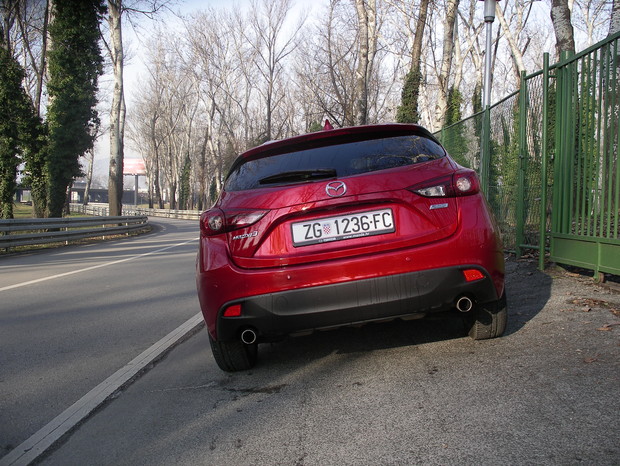 Mazda3 Sport 2.0 G165 Revolution TEST (06)