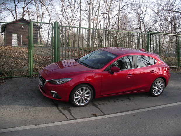 Mazda3 Sport 2.0 G165 Revolution TEST (10)