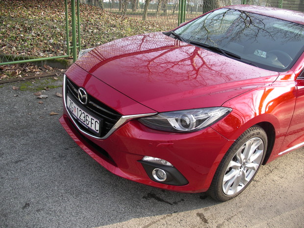 Mazda3 Sport 2.0 G165 Revolution TEST (15)
