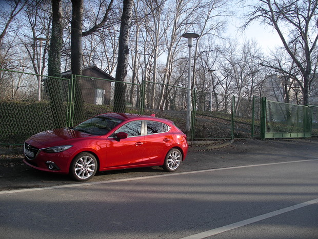 Mazda3 Sport 2.0 G165 Revolution TEST (18)