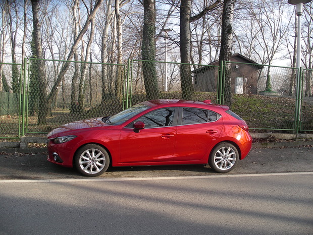 Mazda3 Sport 2.0 G165 Revolution TEST (19)