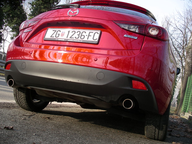 Mazda3 Sport 2.0 G165 Revolution TEST (7)