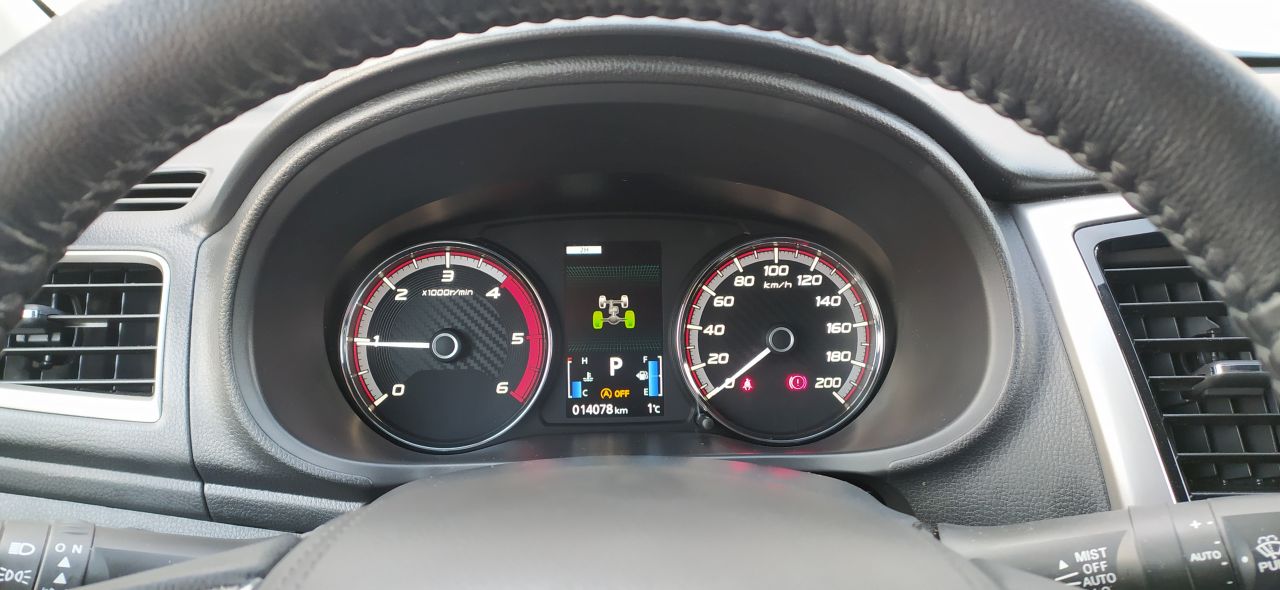 Mitsubishi L200 2,2 DI-D AT Intense 02
