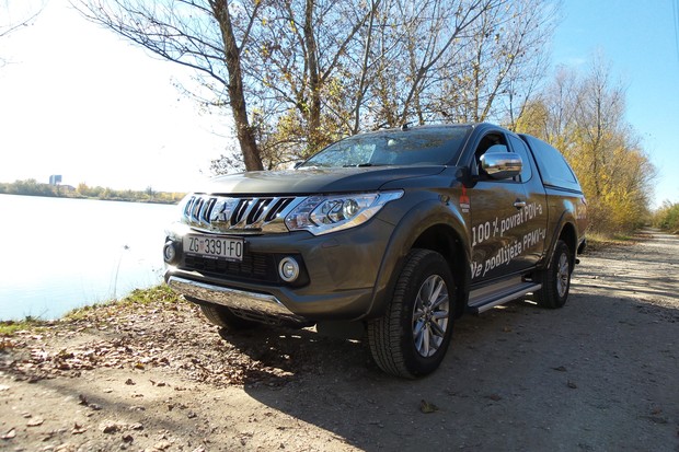 Mitsubishi L200 2.4 Club Cab (05)