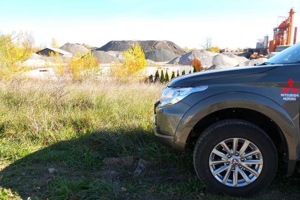 Mitsubishi L200 2.4 Club Cab (12)