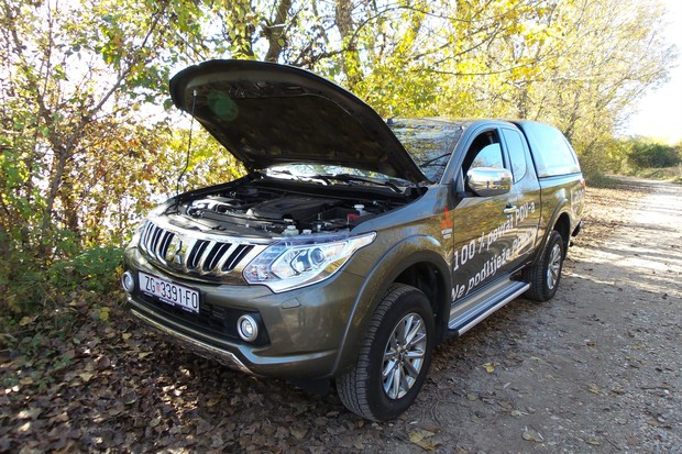 Mitsubishi L200 2.4 Club Cab (19)