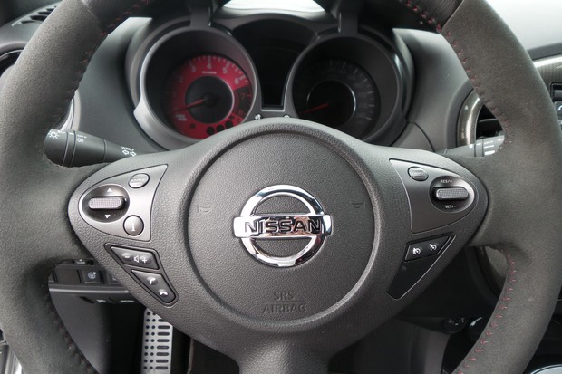 Nissan Juke Nismo RS 1.6 DIG-T (10)