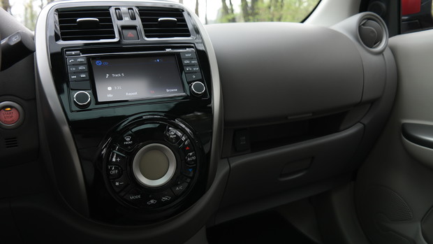 Nissan Micra 1.2 DIG-S Tekna Premium (08)