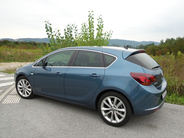 Opel Astra 1.6 CDTI (03)