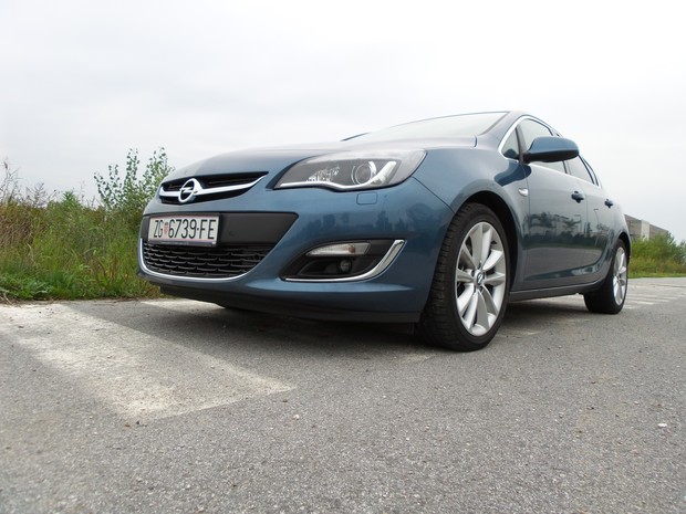 Opel Astra 1.6 CDTI (05)