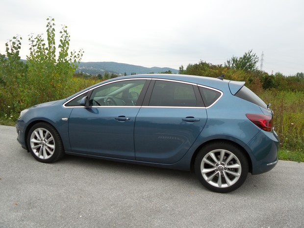 Opel Astra 1.6 CDTI (06)