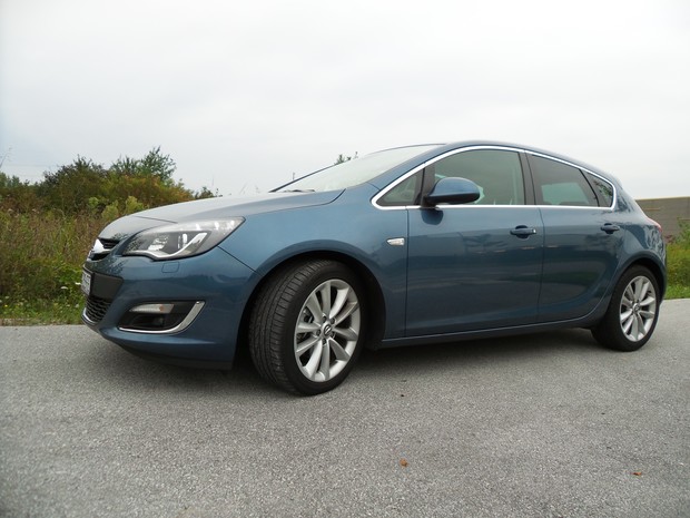 Opel Astra 1.6 CDTI (12)