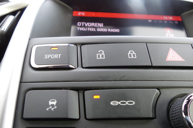 Opel Astra GTC 1.6 (08)