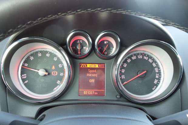 Opel Astra GTC 1.6 (09)