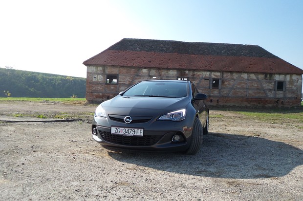 Opel Astra GTC 1.6 (04)