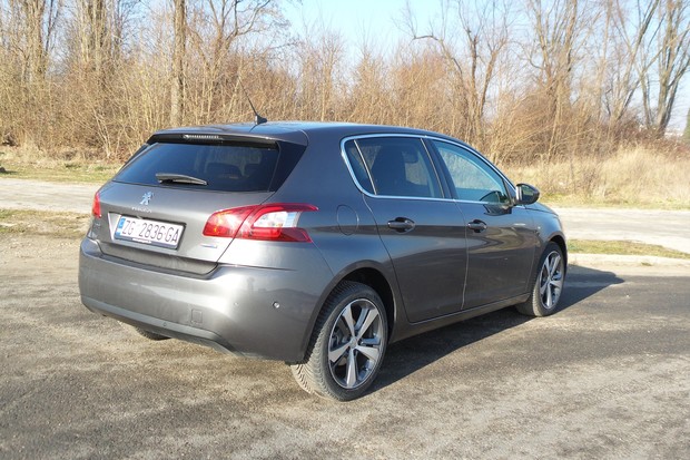 Peugeot 308 1.6 BlueHDi 120 EAT6 Allure (05)