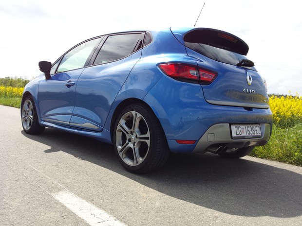 Renault Clio GT 1.2 TCe 120 EDC TEST (02)