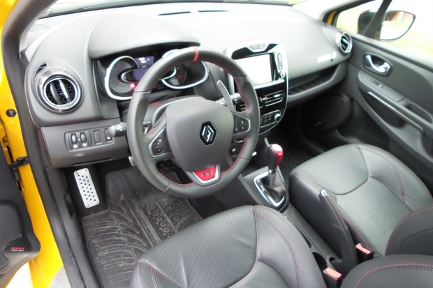 Renault Clio R.S. Trophy 1.6 EDC 220 TEST (17)