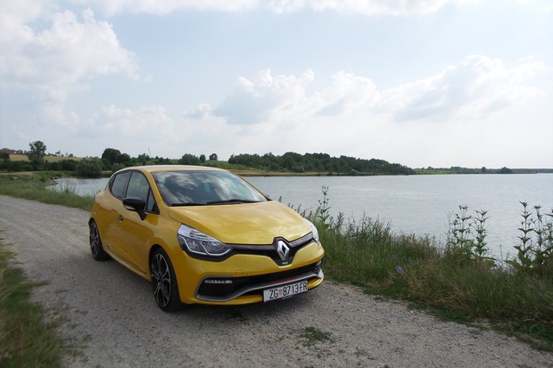 Renault Clio R.S. Trophy 1.6 EDC 220 (11)