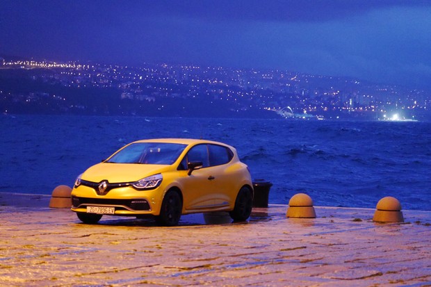 Renault Clio RS IV 1.6T EDC (6)