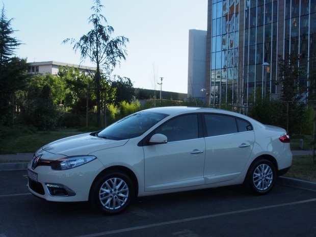 Renault Fluence 1.6 dCi 130 Dinamique (11)