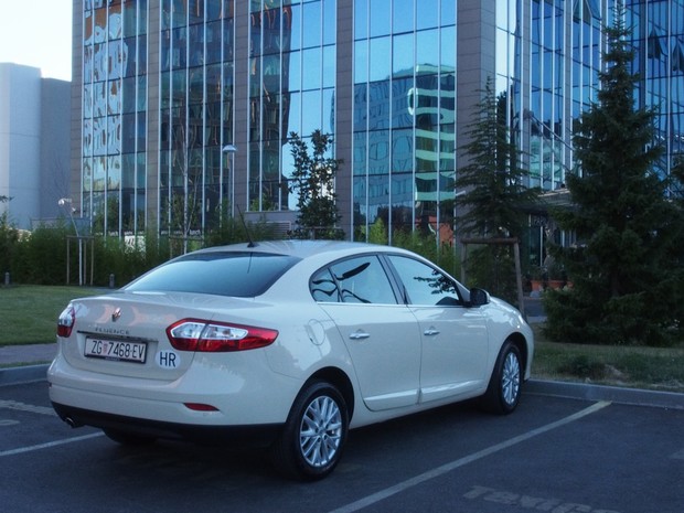 Renault Fluence 1.6 dCi 130 Dinamique (9)