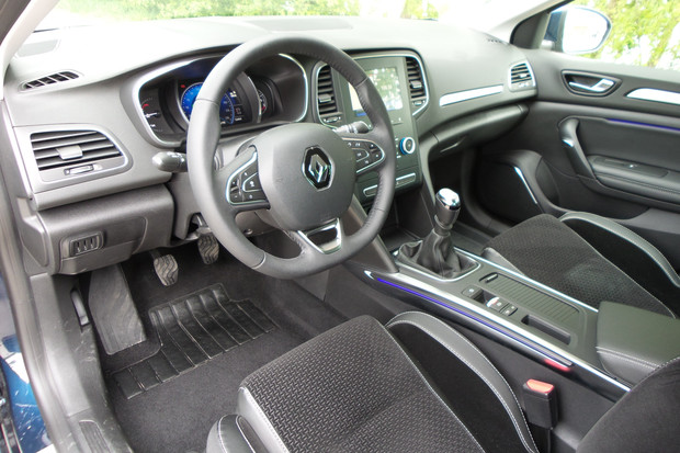 Renault Megane 1.5 dCi 110 Intens (01)