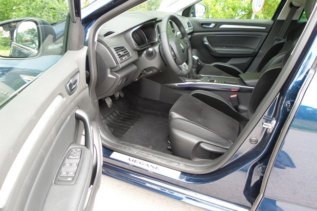 Renault Megane 1.5 dCi 110 Intens (02)