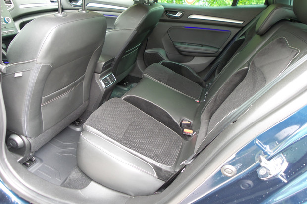 Renault Megane 1.5 dCi 110 Intens (04)