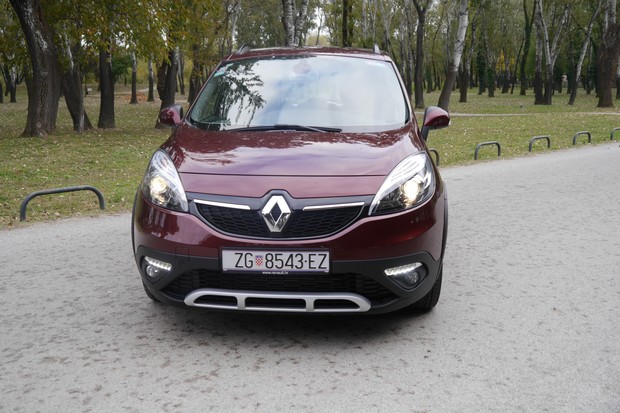 Renault Scenic XMod 1.5 dCi Expression TEST eksterijer (15)